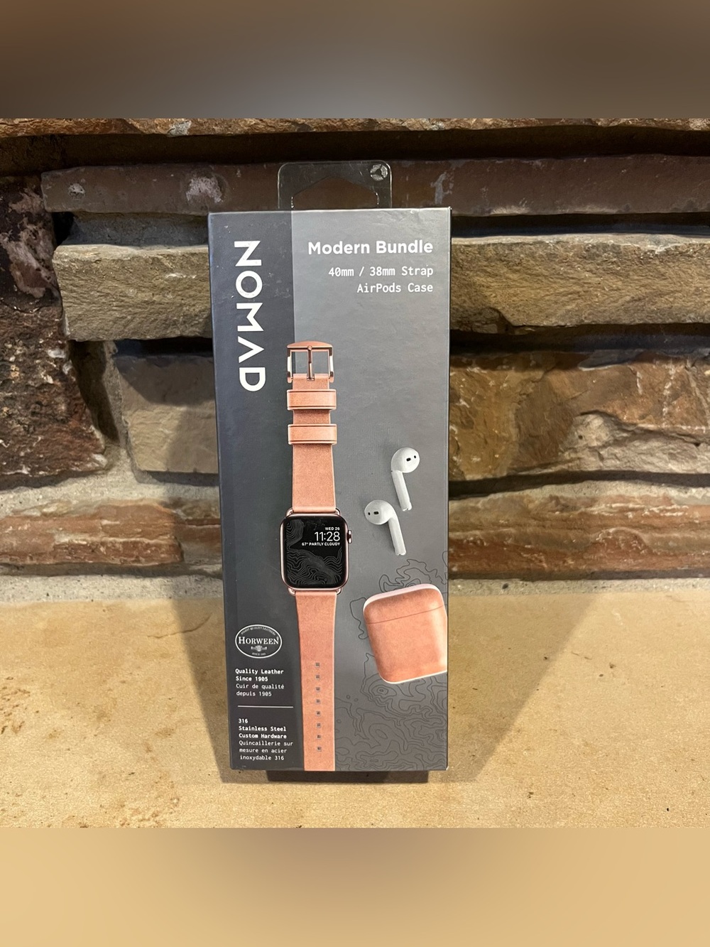 NOMAD Modern Bundle Horween Leather Apple Watch Strap & AirPods Case 40mm/38mm